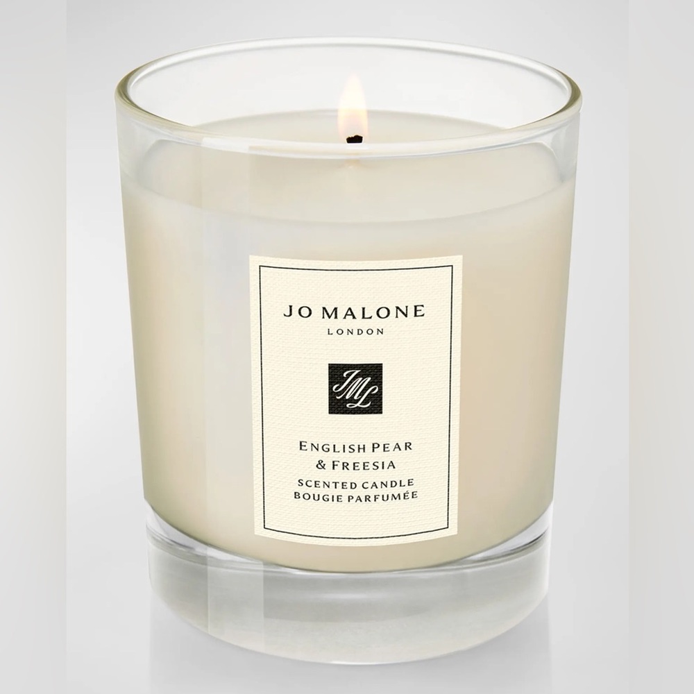 ✨🛍️ Jo Malone English Pear & Freesia Candle 2.1 oz - Picture 1 of 1